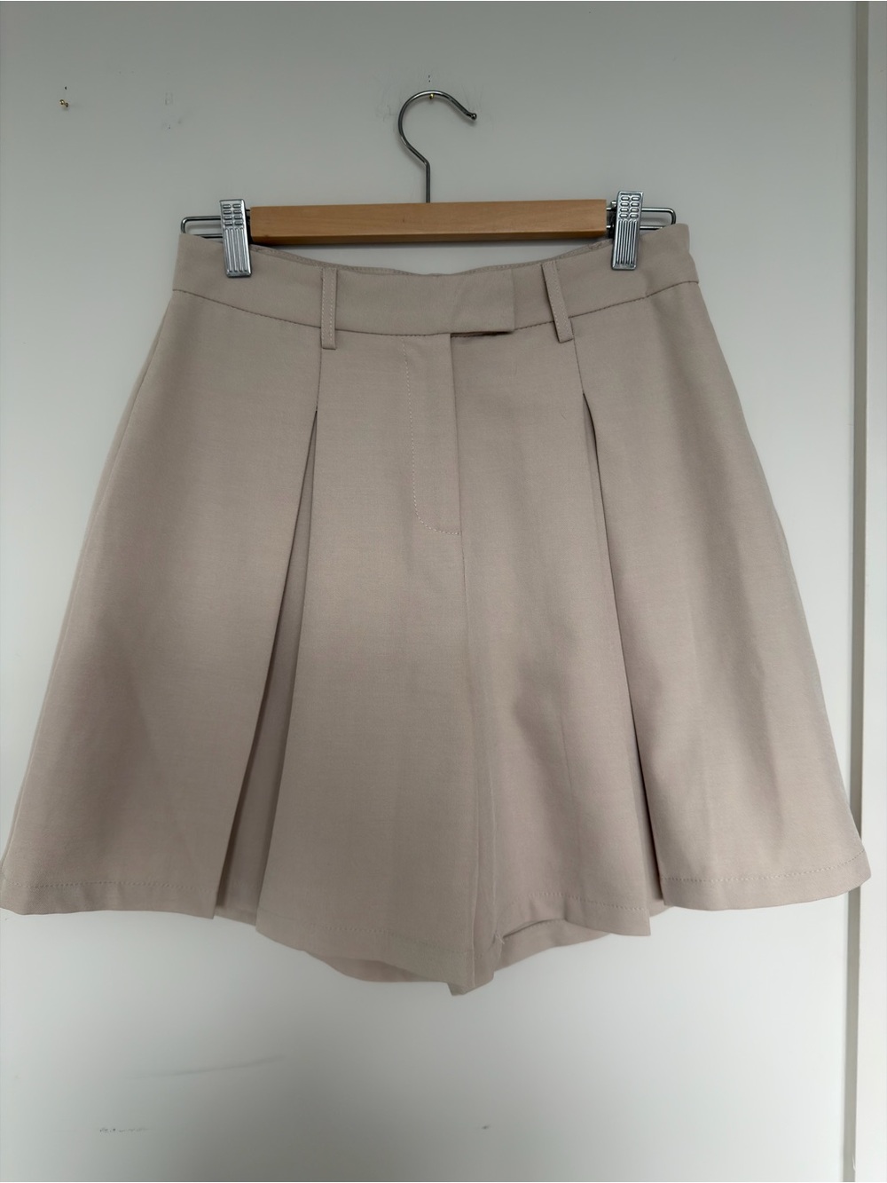 High-Waist Pleated Women’s Shorts in Light Beige